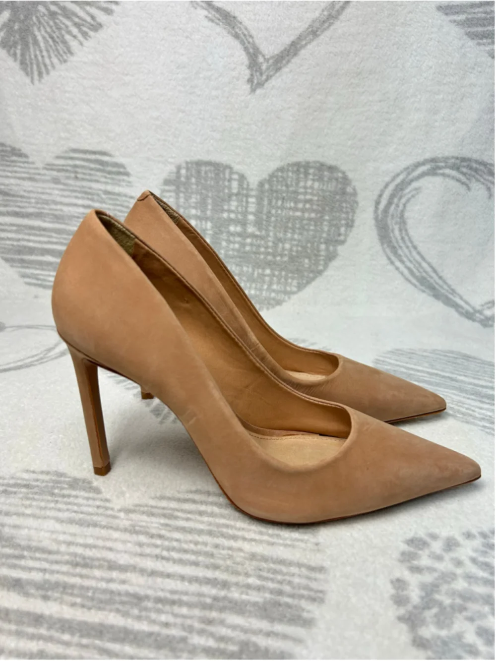 Schutz Lou Pump Honey Beige Nude Suede Stiletto Heels Shoes Women's Size 7.5B